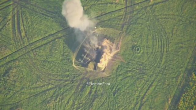 Удар Ланцетом по РЛС П-18 ВСУ/Strike at the AFU P-18 radar system by Lancet UAV