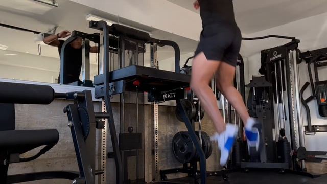 $15,000 ATG Inspired Garage Gym Tour (Rogue, REP, Titan, Powertec) смотреть онлайн