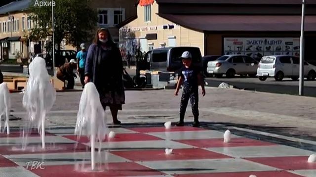 Пешеходный фонтан в Колпашеве "уходит" на зимовку смотреть онлайн