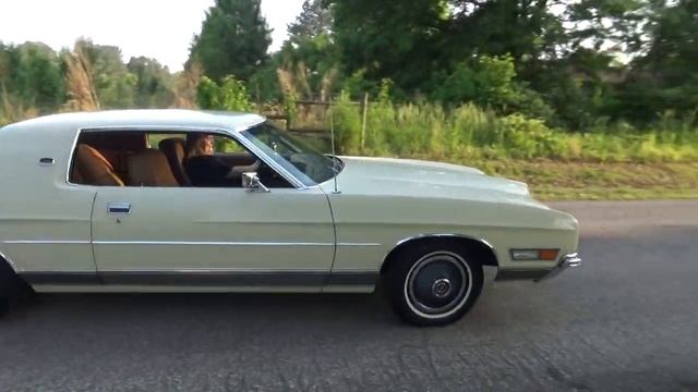 1971 Ford LTD Brougham SHOW CAR / MUSEUM QUALITY 32,988 Miles Video 3