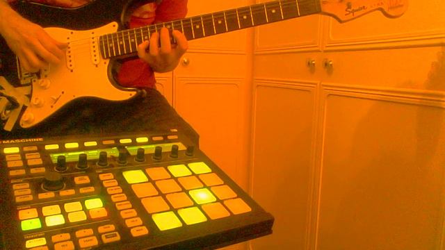 Maschine live guitar performance смотреть онлайн