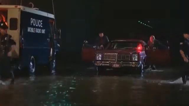 ALLIGATOR - O JACARÉ GIGANTE - 1980 - AÇÃO E SUSPENSE - DUBLADO смотреть онлайн