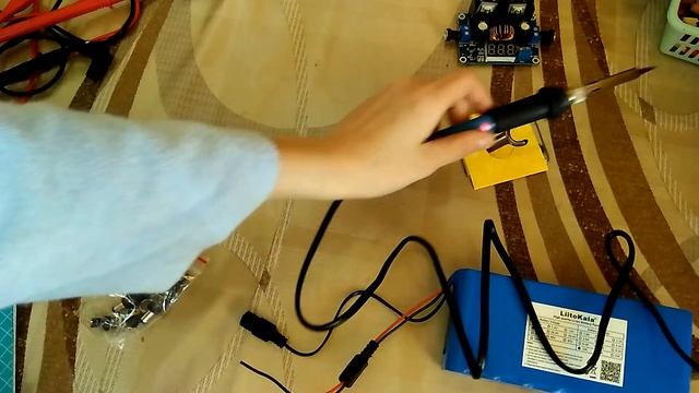 Делаем зарядку автомобильного аккумулятора из литиево-ионной батареи. Часть 1 смотреть онлайн