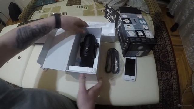 Blue Yeti Blackout Unboxing или история про парня который очень хотел забрать микрофон с почты. смотреть онлайн