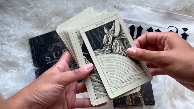 Unboxing the Supra Oracle Deck смотреть онлайн