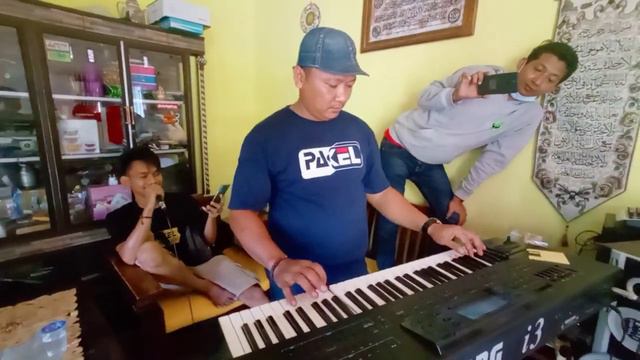 Remix jadul KORG i3 masih asyik di dengar смотреть онлайн