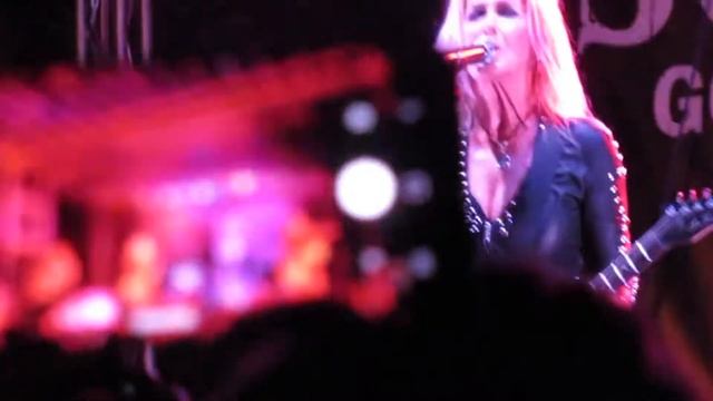 Lita Ford - Cherry Bomb- at the Rainbow Bar and Grille in Los Angeles- Sept. 4, 2022 - The Runaways смотреть онлайн