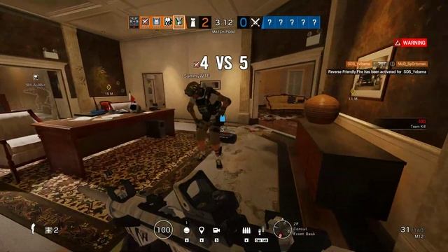 ОНИ ЕГО НЕ ВИДЯТ, ОНИ ЗА ДЕРЕВОМ | Локал Мемес смотреть онлайн