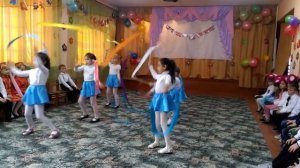 ВЕСЕННИЙ ТАНЕЦ С ЛЕНТАМИ