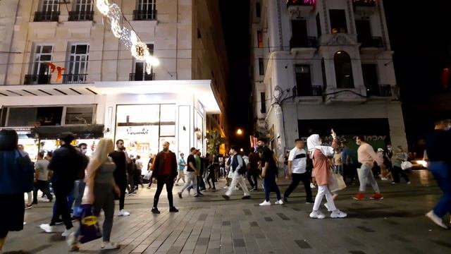 Istiklal Caddesi Istanbul 2021 - Istanbul Taksim Istiklal Caddesi 4K - Taksim Istiklal Street Walk смотреть онлайн