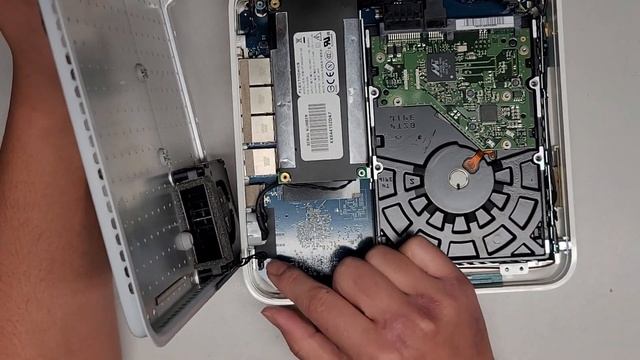 Apple Time Capsule Machine Backup A1355 Disassembly Quick Look Inside смотреть онлайн