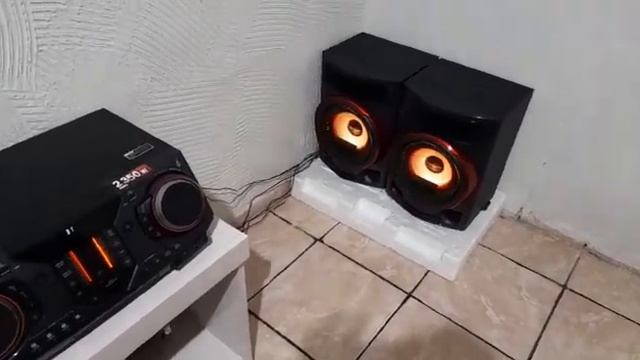 MINI SYSTEM LG CL 87 DE 2350 W RMS TOCANDO ARREIO DE OURO смотреть онлайн