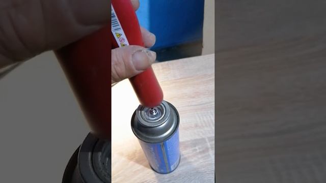 Aprinzatorul piezoelectric se poate reîncărca cu gaz. смотреть онлайн
