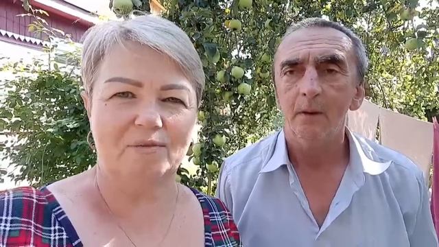 ЛЁШИК ПОКРАСИЛ ПОЛ НА ТЕРРАСЕ,Я ВОЖУСЬ С ОГУРЦАМИ И ГОТОВЛЮ БАКЛАЖАНЫ. смотреть онлайн