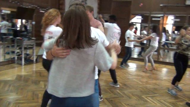 Бачата - презентация от преподавателей и учеников на открытом уроке смотреть онлайн
