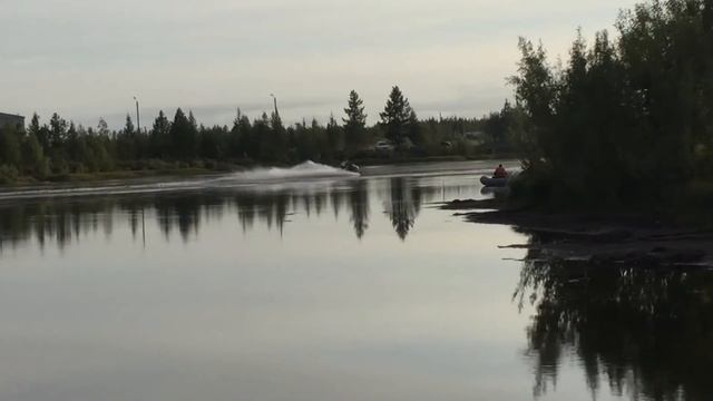 На снегоходе по озеру