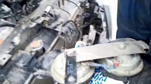 Снятие решетки радиатора и замена сигнала NISSAN X TRAIL.mp4