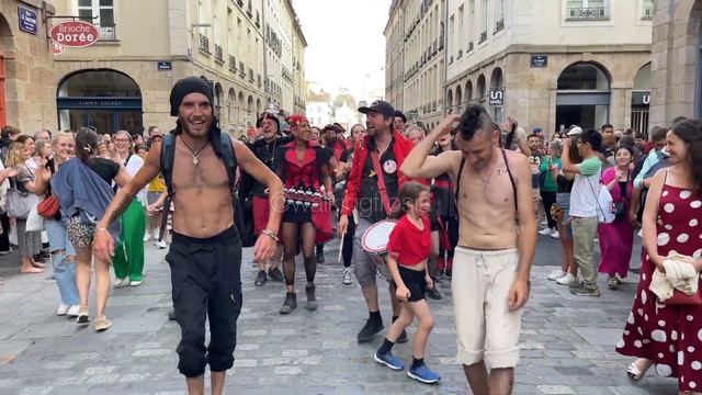 Жизнь простых людей Праздник На французской стороне смотреть онлайн