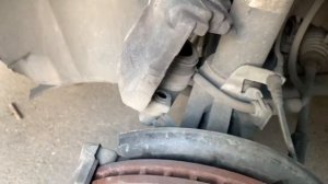 Замена передних тормозных колодок Volkswagen Jetta 6 2.5 USA