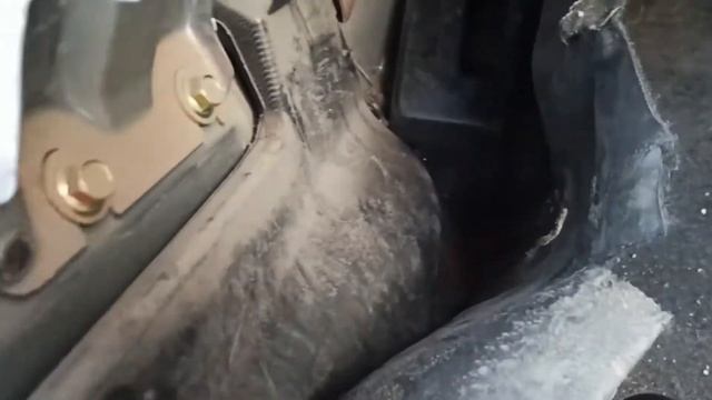 Разбираем салон автомобиля МАЗДА ФАМИЛИЯ | ОСМОТР и РЕМОНТ ДНИЩА (снимаем сидения убираем ковролин)