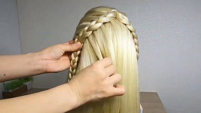 Hair Updos & Styles: Celebrity Updo Hairstyles