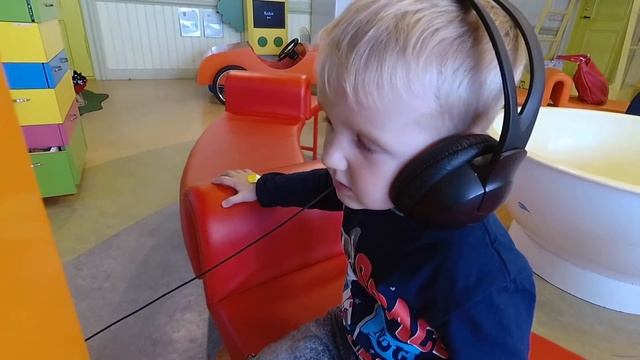 Детский музей игрушек MiiaMilla в Таллине. Эстонские развлечения для детей смотреть онлайн