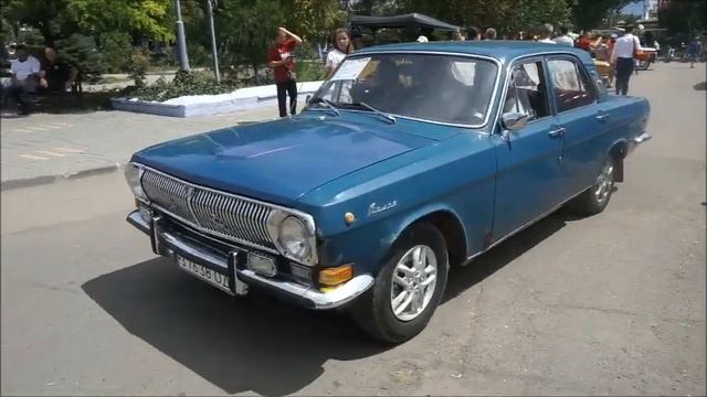 В Татарбунарах прошёл фестиваль ретро-авто смотреть онлайн