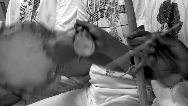 Mestre Marrom pour le Projet: « Capoeira angola à Neuchâtel: rencontre avec un monde coloré » смотреть онлайн