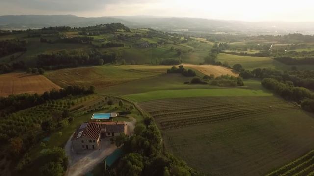 Umbria - Truffles, Roast Pigeon and Almond Cakes | What's cookin' смотреть онлайн