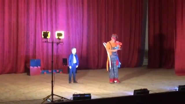 Клоун пупсик веселит ребят смотреть онлайн