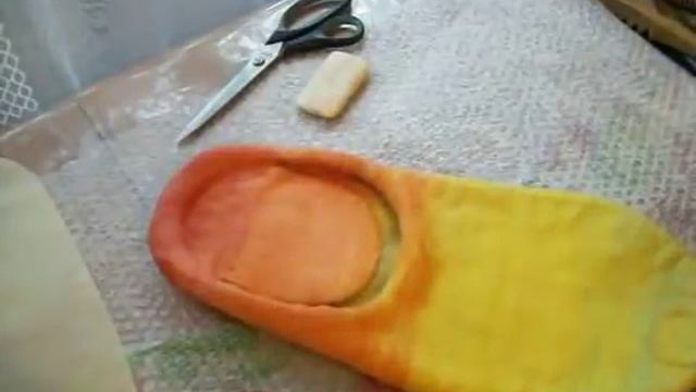 Валяные тапки-шлепанцы. Вырез для ноги, двойная пятка с бортиком. смотреть онлайн