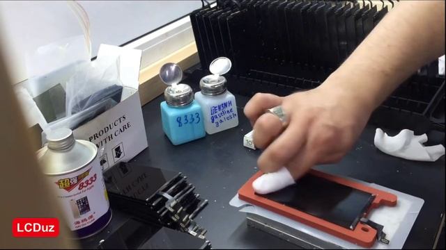 как быстро и качественно очистить клей при замене стекла на айфон iPhone смотреть онлайн