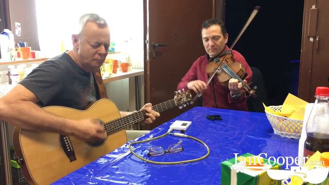 Tommy Emmanuel & Ian Cooper. Pre-show Run-through In Fulda, Germany 28/11/16