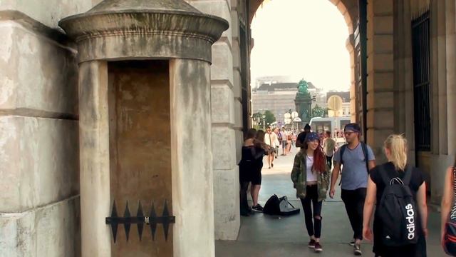Vienna, Wien, Вена. Street music, уличная музыка. Hofburg смотреть онлайн