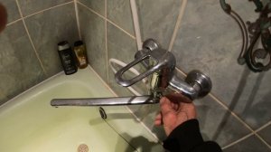 Проточный водонагреватель для душа.