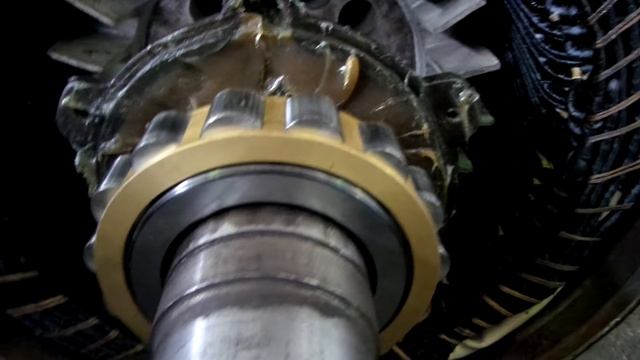 роликовый подшипник 2322 установлен на вал ротора смотреть онлайн