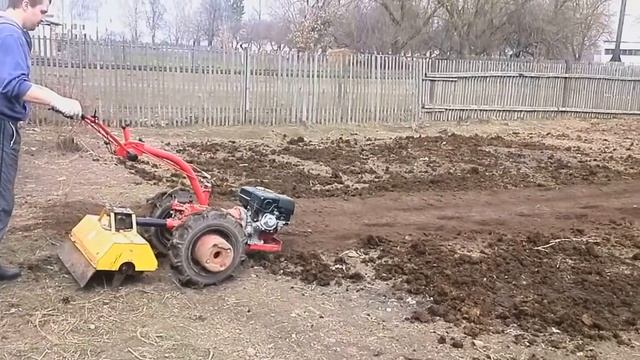 Фрезеровка почвы мотоблоком Беларус-09Н МТЗ фрезой ФР-00010 смотреть онлайн