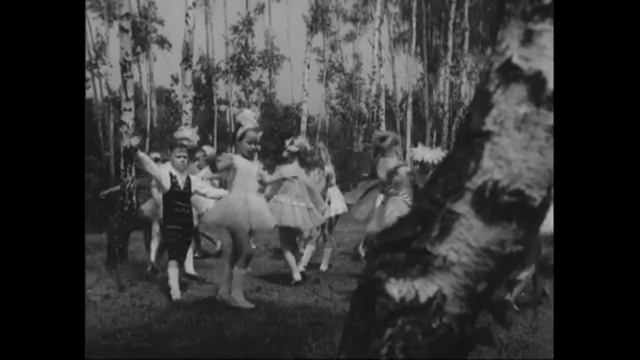 Топ, топ, топает малыш...(Юлия Пивень) смотреть онлайн