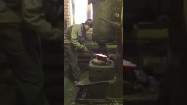 Kovka-klinka-Pavlovskie-nozhi-YouTube Нож для охоты , рыбалки ручной работы-