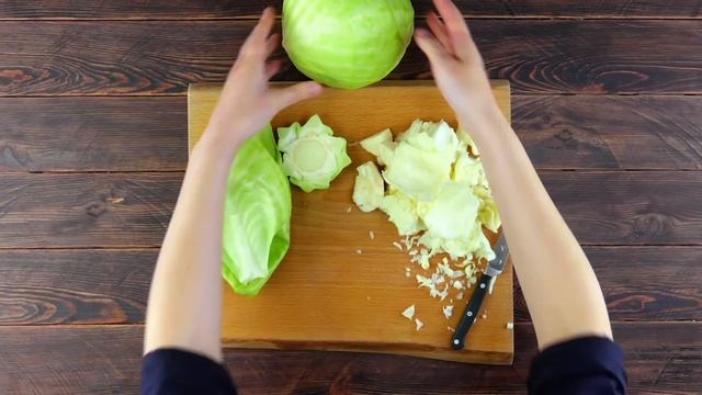 Бросаю Сырые Яйца в Кочан Капусты - и в Духовку. Результат Потрясающий! смотреть онлайн