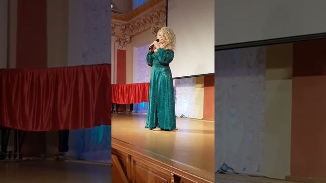 автор Наталья Очкур "Я - женщина" смотреть онлайн