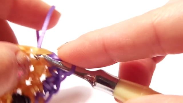 ГОЛОВАСТИК ЛУМИГУРУМИ из резинок Rainbow Loom, Радужки Rainbow World смотреть онлайн