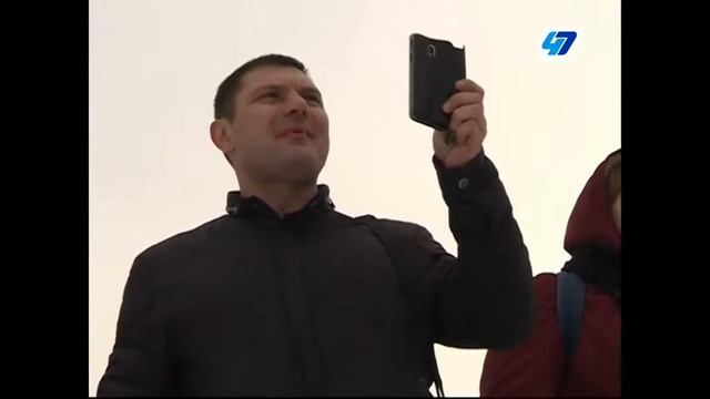 В Мультицентре прошёл турнир по хоккею с мячом в валенках смотреть онлайн