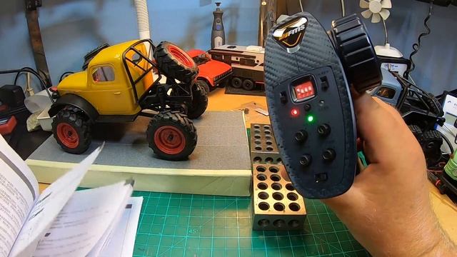 FMS FCX24 Crawler – 2-Gang, Portalachsen, einstellbare Dragbrake – genial! смотреть онлайн