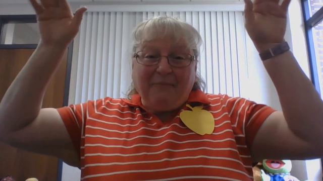 Apple Storytime With Miss Dawn смотреть онлайн