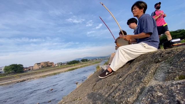 【カポエイラの歌】Meu barco minha canoa não paro de remar смотреть онлайн