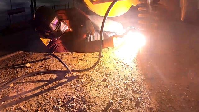 ВИДЕОБЛОГ Сварочные работы во дворе НА Детской площадке. смотреть онлайн