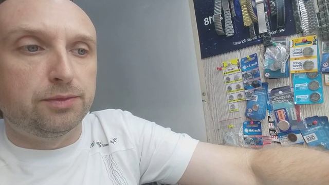 Пластиковый инструмент для ремонта часов. смотреть онлайн