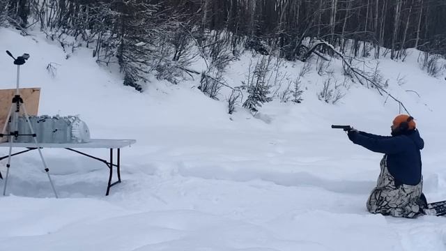 10mm vs. .357 Magnum For Alaskan Bear Protection Episode 2: Buffalo Bore HardCast смотреть онлайн