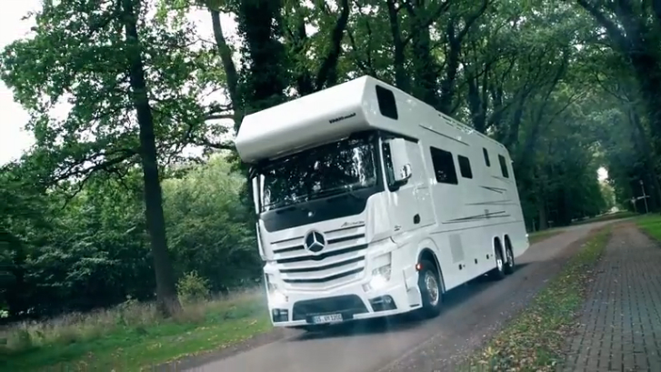 Нереально крутой дом на колесах от Mercedes-Benz смотреть онлайн